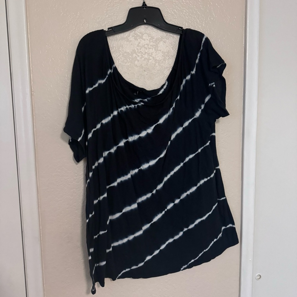 Torrid size 3 off the shoulder tshirt